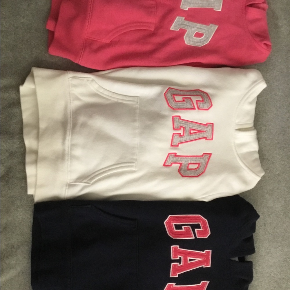 3 Gap Pullovers